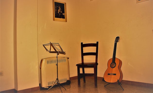 Foto de Academia de Guitarra F.Solís