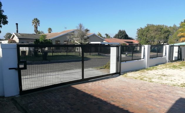 Photo of D & H Fencing Cape Town - All Types of Fencing, Clearvu Fencing, Palisade Fencing, Betafence & More