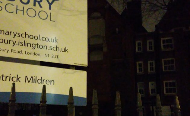 Photo of Canonbury Primary School