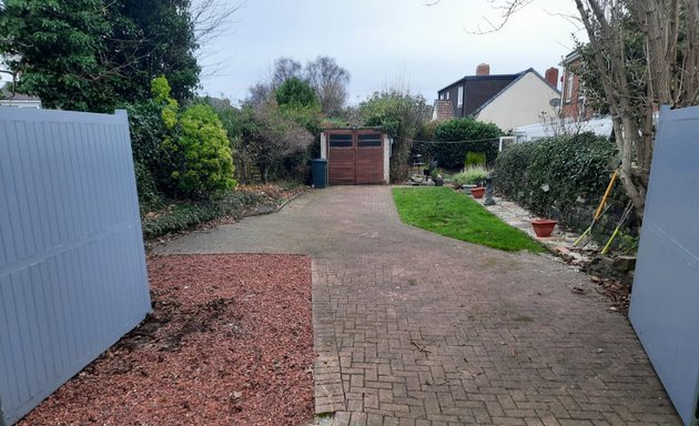 Photo of Oakwood Tree and Landscaping