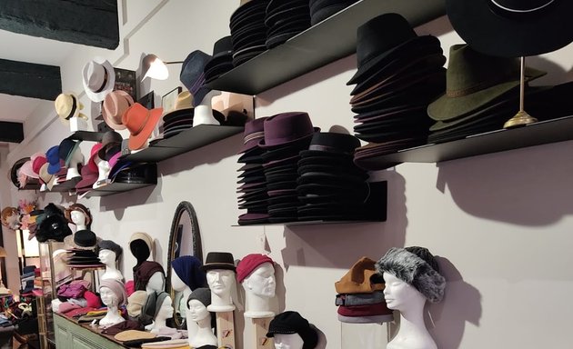 Photo de la boutique à chapeaux