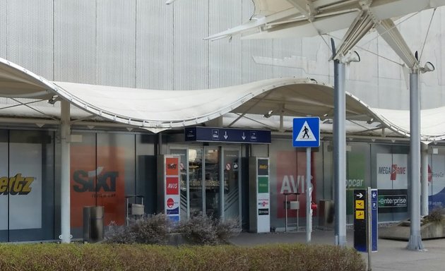 Foto von Hertz Autovermietung - Salzburg Airport