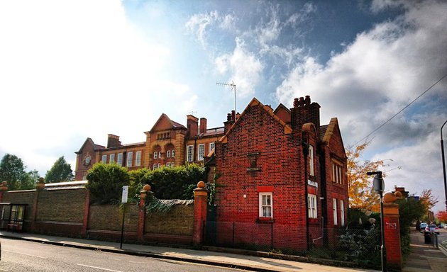 Photo of Queen's Manor Primary School