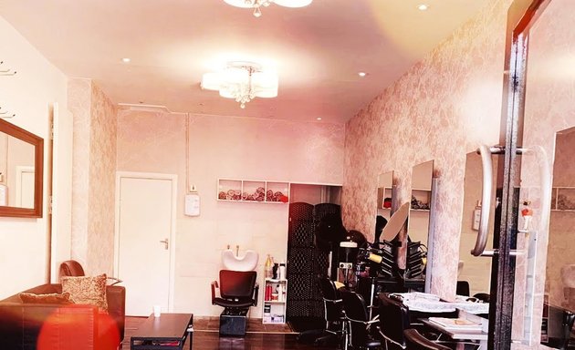 Photo of Fabulous Hair Salon