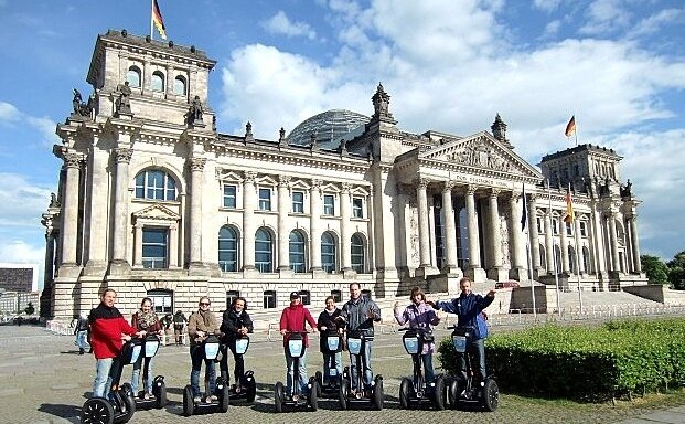 Foto von SEG2GO - Segway-, Boots-, VIP- & Event-Touren Berlin u. Potsdam