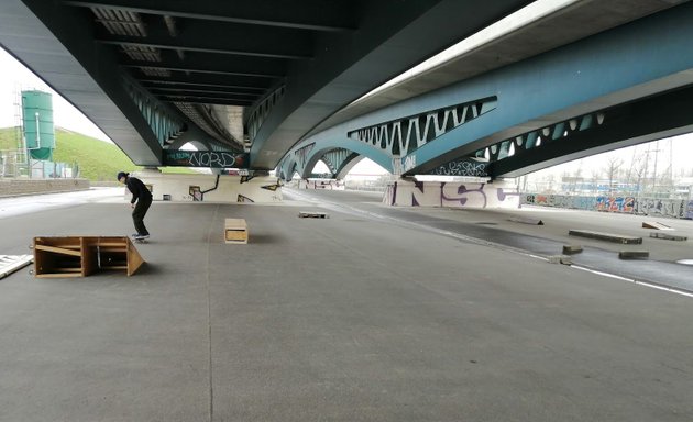Foto von KingPin's Skaterpark (Under the Bridge)