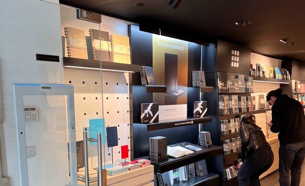 Photo of Moleskine Store - Liverpool Street Station