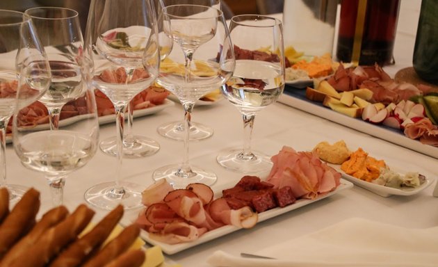 Foto von Tasting Atelier Salzburg | Weinseminare, Verkostungen und Kochkurse von Sommeliers