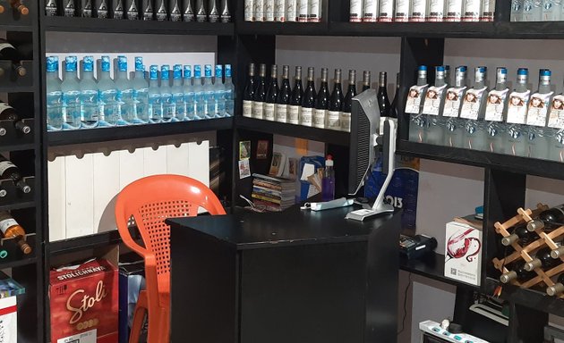 Photo of Davu Liquor Store