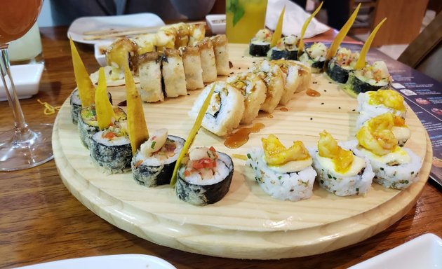 Foto de KOBE sushi & rolls - Mega Plaza Pradera