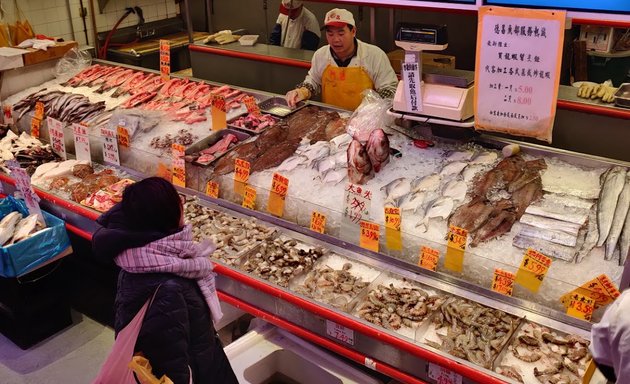 Photo of Deluxe Food Market
