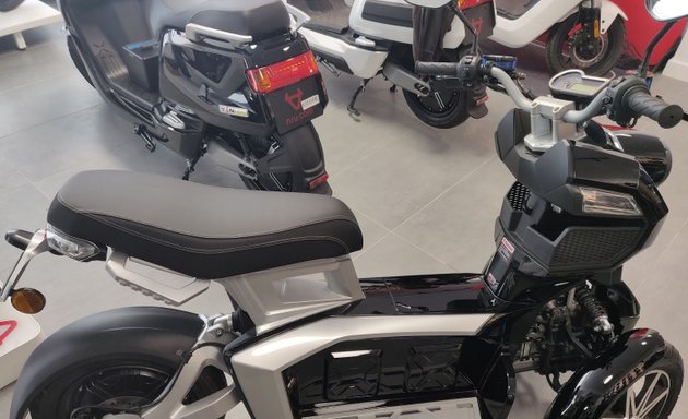 Photo de Motos espace-scooters