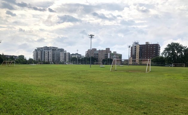 Photo of Parc Marcel-Laurin skatepark