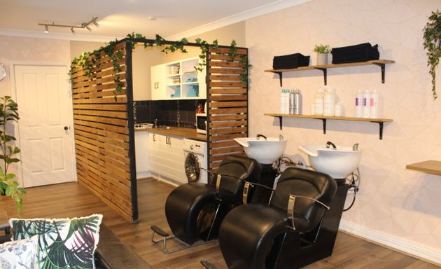 Photo of ÉTINCELLE Hair Studio