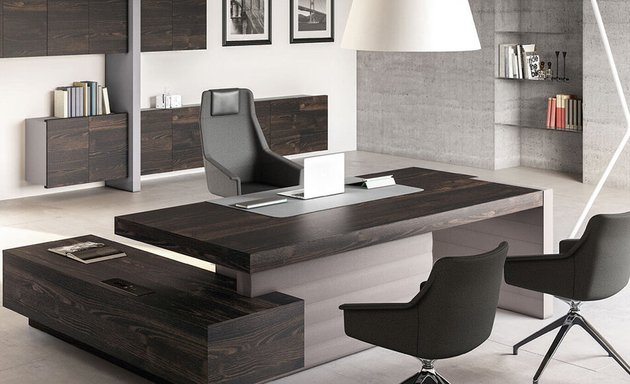 Photo of Italian executive desks CA: La Mercanti USA