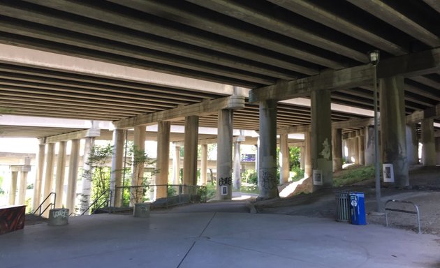 Photo of I-5 Colonnade
