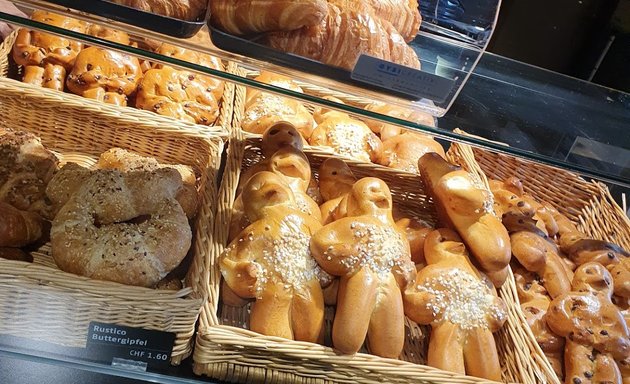 Foto von Kleiner Bäckerei Bahnhof Wipkingen