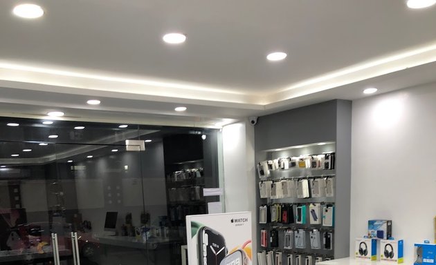 Photo of IClan Apple Store