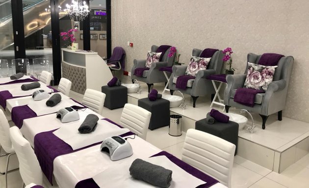 Photo of The nail bar center point