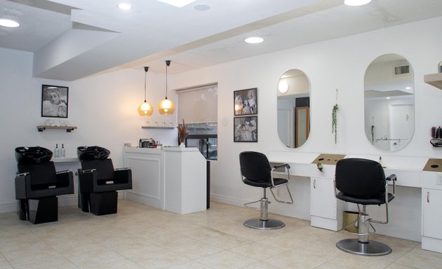 Photo of Avenue & Mane Salon