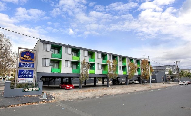 Photo of Melbourne's Princes Park Motor Inn