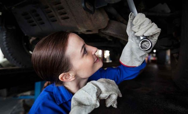 Photo of Country Hills Mechanic Shop