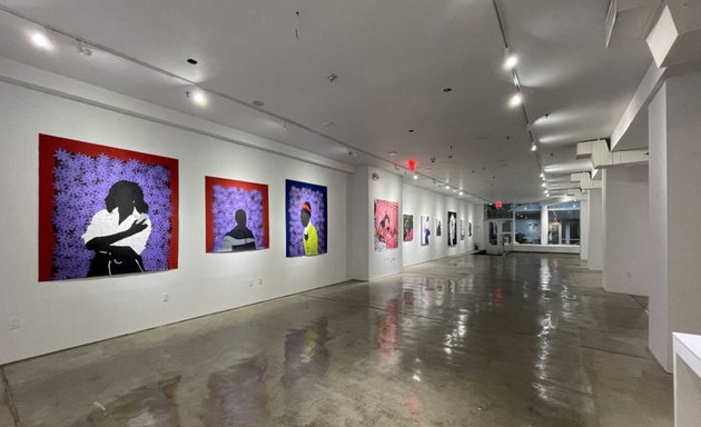 Photo of Ross-Sutton Gallery