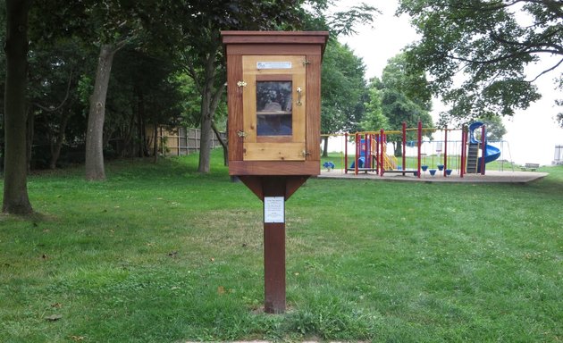 Photo of Public Library "Tree" House