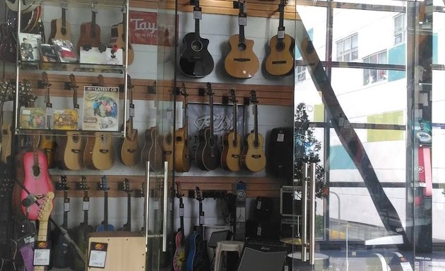 Photo of crj Guitar Center