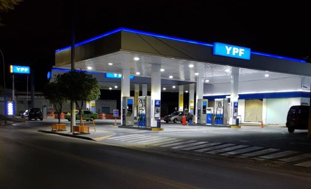 Foto de YPF REYNOSO combustibles gnc