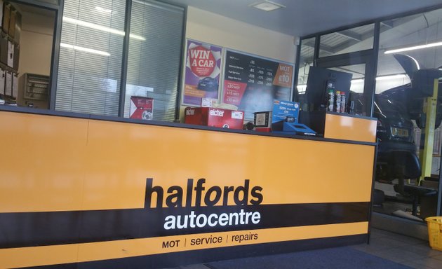 Photo of Halfords Autocentre Cardiff (North Road)