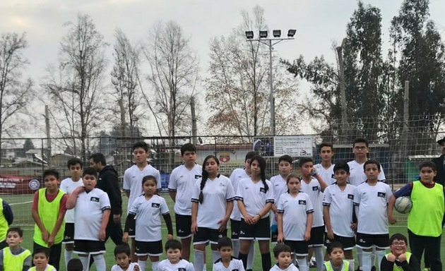 Foto de Escuela de Fútbol Oficial Colo Colo Del Este - Newen