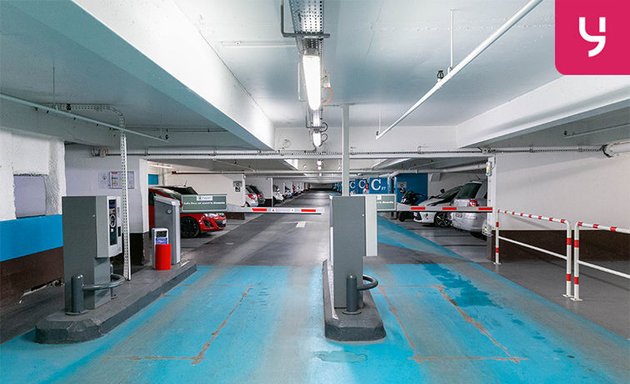 Photo de Yespark, location de parking au mois - Parking Paris - Centre commercial Italie