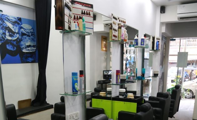 Photo of Salman Malik Unisex Salon