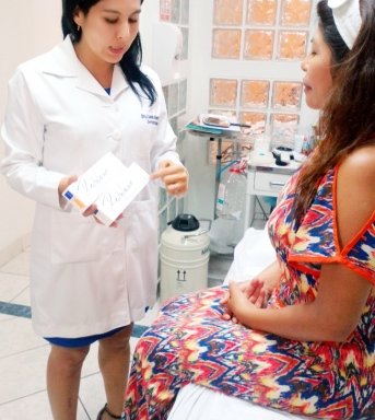 Foto de Dra. Joanna Sandra Alvarez Diaz, Dermatólogo