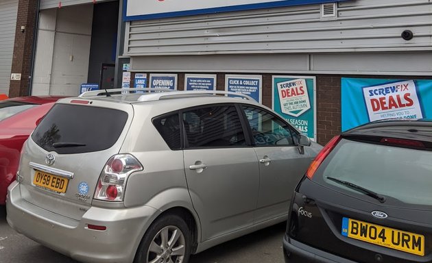 Photo of Screwfix Hanworth