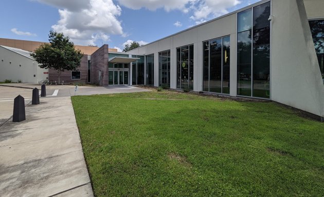 Photo of Jungman Neighborhood Library