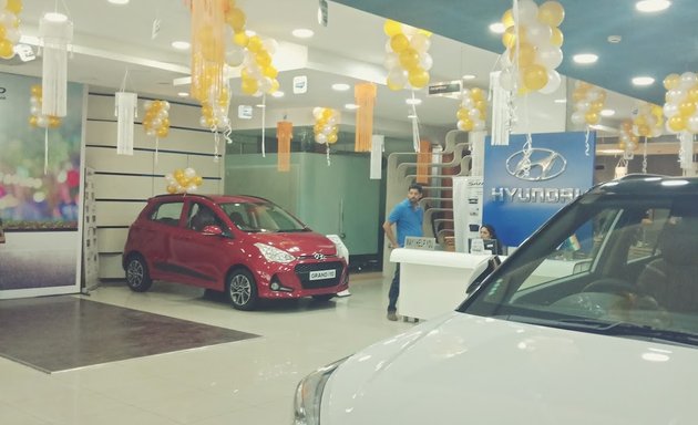 Photo of Modi Hyundai Santacruz Showroom