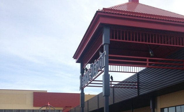 Photo of Les Halles Fleur de Lys