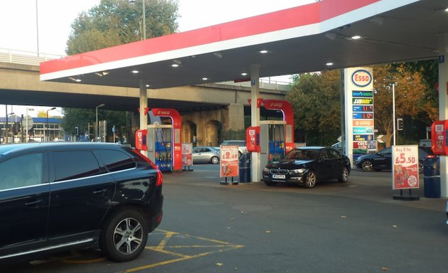 Photo of Esso Rontec Chiswick Flyover