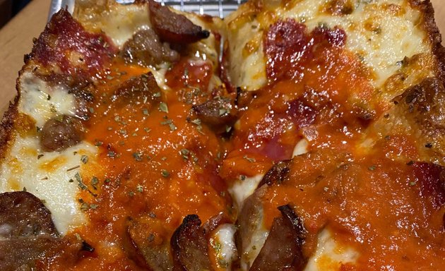 Photo of Rendezvous Pizza