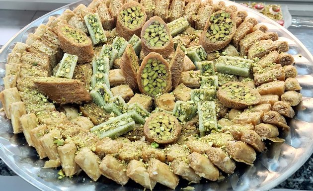 Foto von Abu khaled sweets حلويات ابو خالد