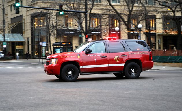 Photo of Chicago Fire Department Engine 68 Ambulance 63