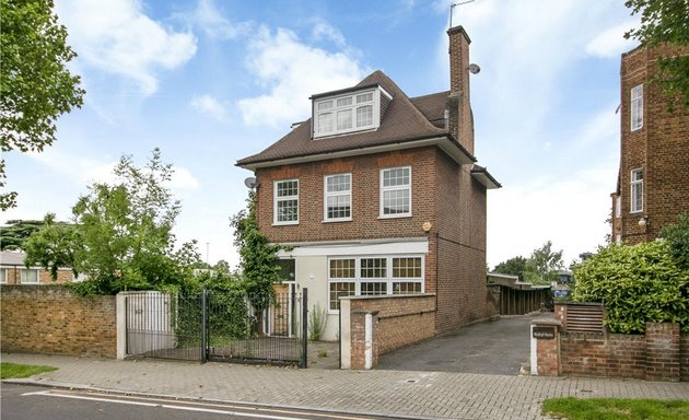 Photo of Stirling Ackroyd Estate Agents