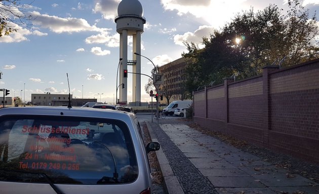 Foto von Schlüsseldienst Tempelhof Türöffnungen & Schloßmontagen