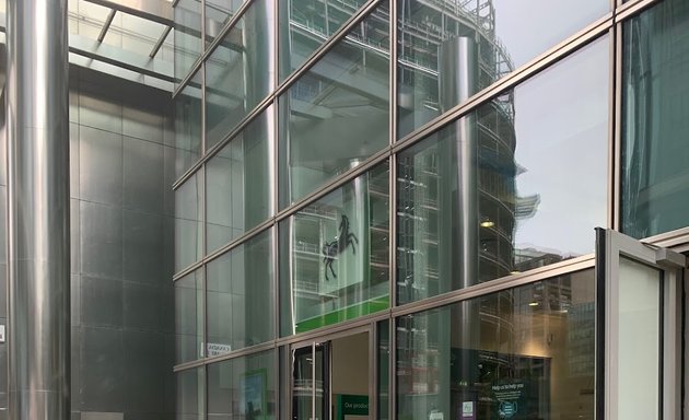 Photo of Lloyds Bank