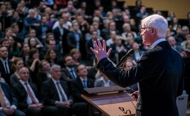 Foto von Prof. Dr. med. Matthias Volkenandt