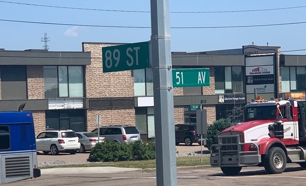 Photo of Handsome Dan's Barbershop