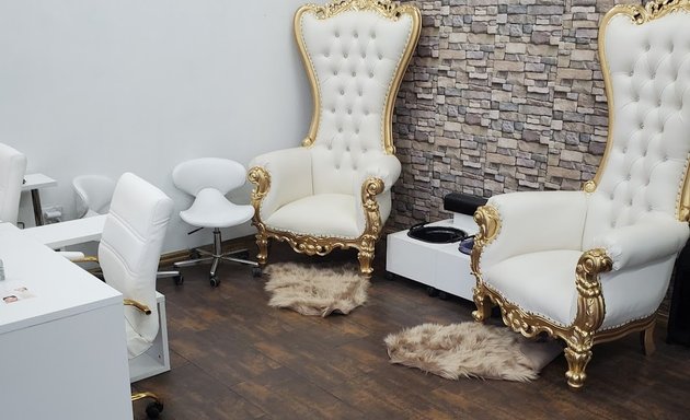 Photo of Attractive Beauty Salon Studio