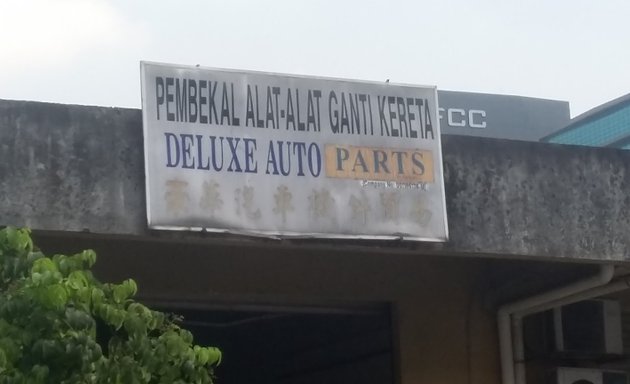 Photo of Deluxe Auto Parts